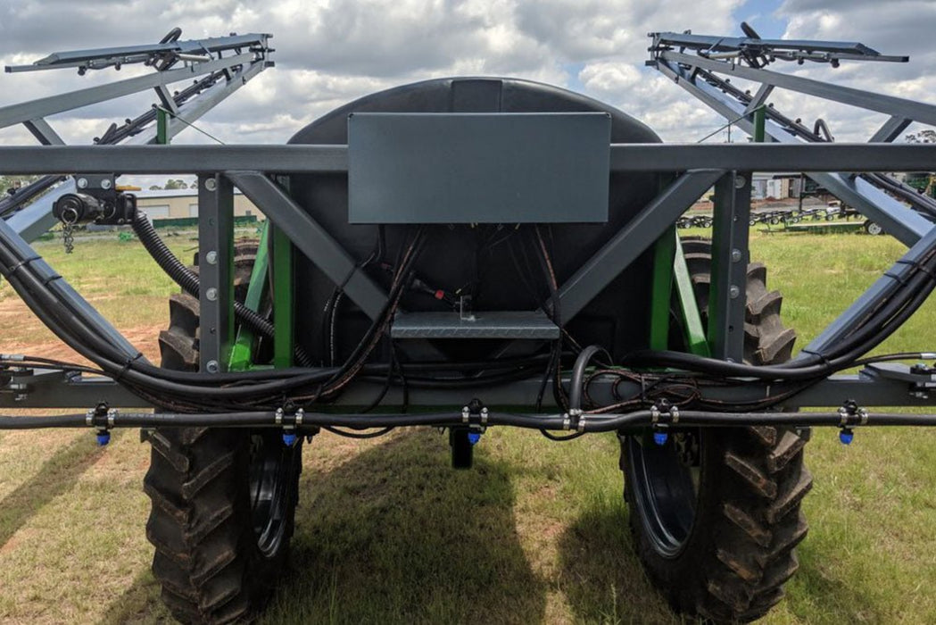 LCM Ag 600 Series Pull Type Sprayer - Graneer